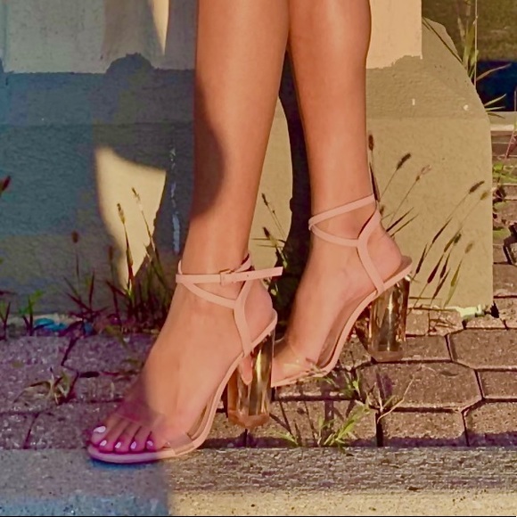 Size 7.5 pink heels - Picture 2 of 8